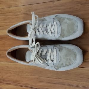 UGG Men's Trigo Light Beige Suede Camo Sneaker